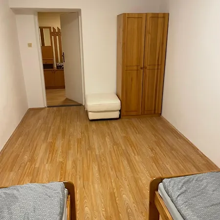 U Grofa דירה Turany